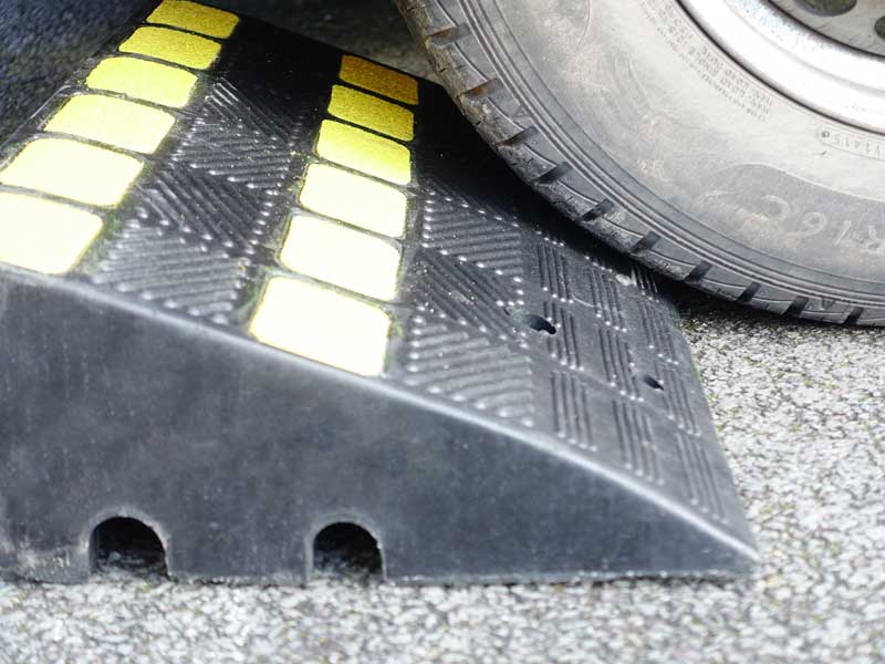 Heavy Duty Rubber Kerb Ramp