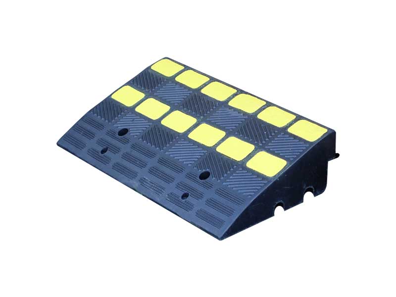 Heavy Duty Rubber Kerb Ramp