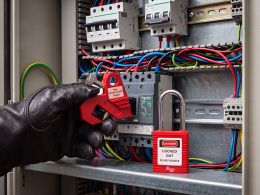 Circuit Breaker Lockout Device