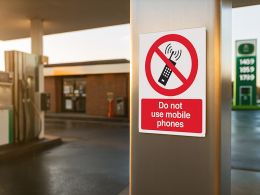 "Do Not Use Mobile Phones" Prohibition Sign