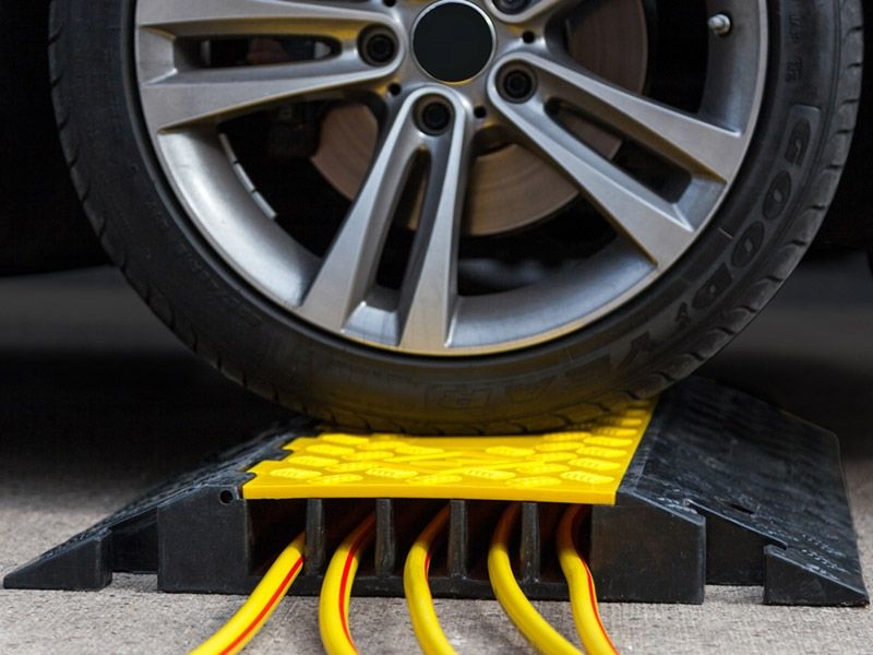 5 Channel Cable Ramp - Hinged Lid - 6,000kg Axle Load