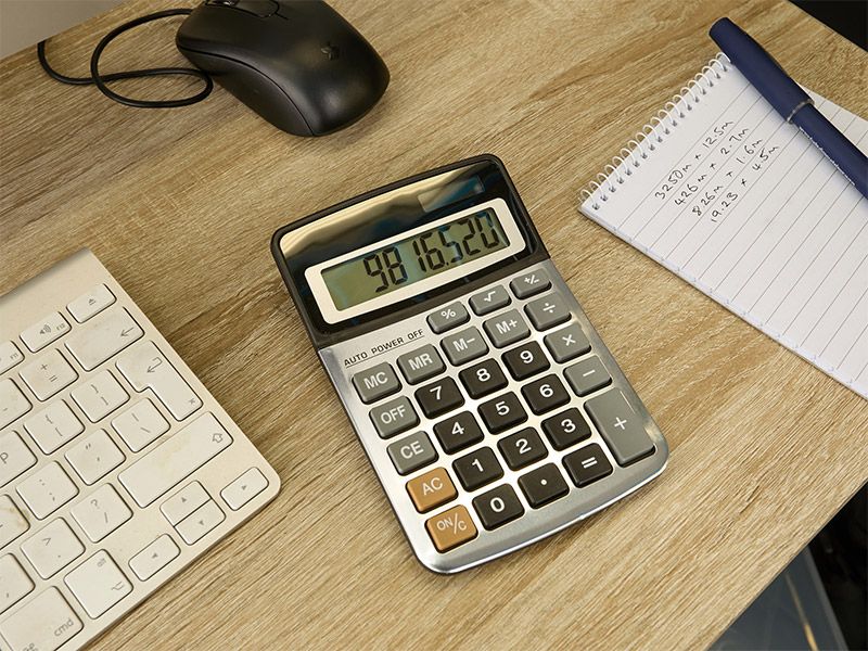 Dual Powered Calculator