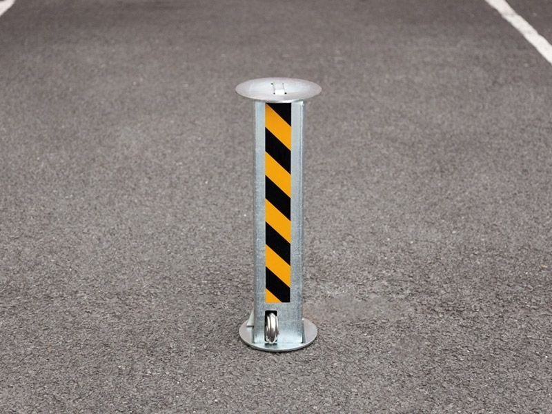 Manual Rising Security Post - Yellow/Black Zinc Plated Steel - 520mm Bollard Height