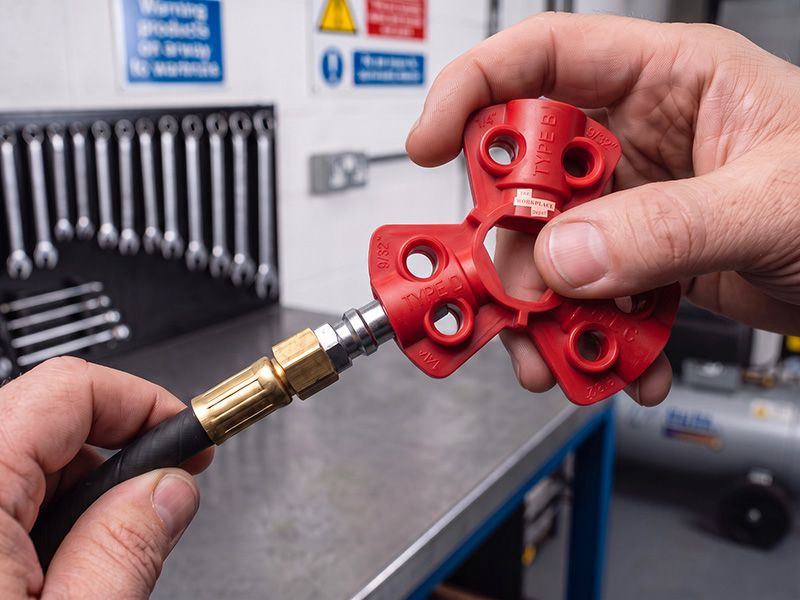 Pneumatic Quick-Disconnect Lockout