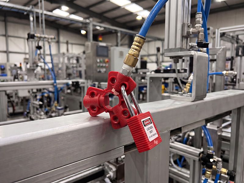 Pneumatic Quick-Disconnect Lockout