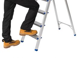 Lightweight Step Ladder
